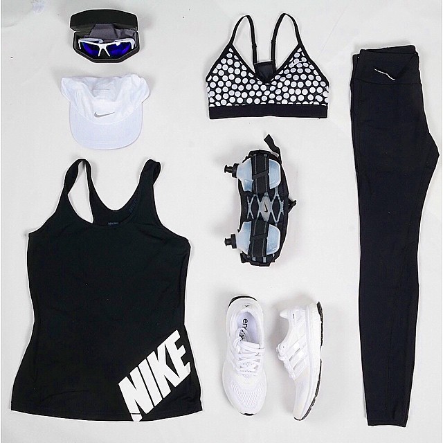 Dagens treningsantrekk er fra Nike. Sko: Adidas energy boost. @nikewomen #nike #nikerunning #nikewomen #nikesportswear #adidasnorge #adidas #adidasenergyboost #bergen #gallerietbergen #vestkantenstorsenter #sportsgalleriet