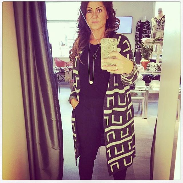 Flotte Jeanette på Claire i lekker jakke fra @clairegalleriet ? #motegalleriet #mote #fashion #trend #gallerietbergen #bergensentrum