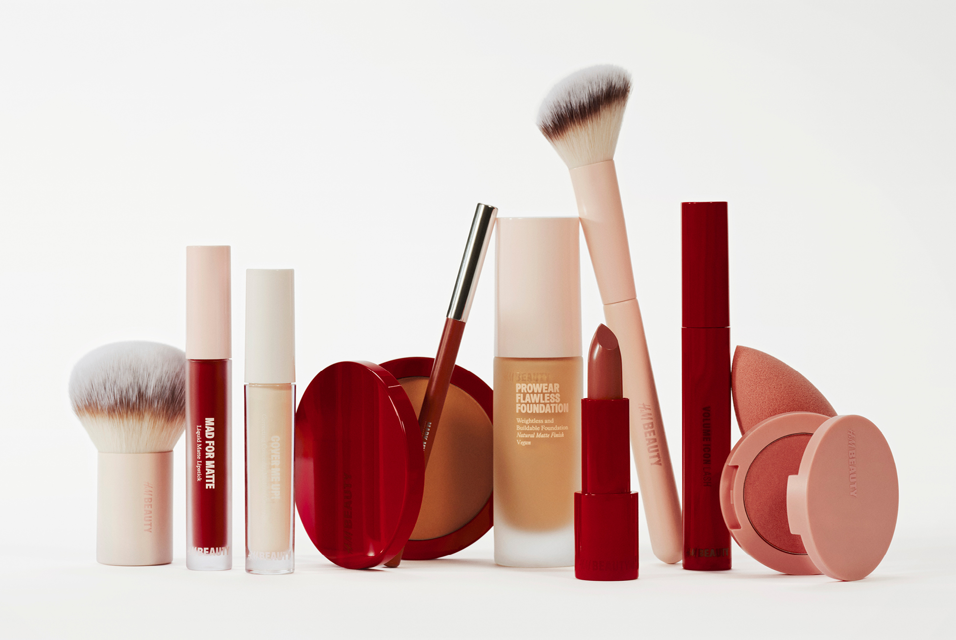 H&M Beauty continues with its reimagination of their beauty line, releasing their third and final campaign within the concept Make Up Stories. The campaign encourages beauty lovers by portraying makeup as the start of every big and memorable moment. H&M Beauty’s Global Makeup Artist, Raoúl Alejandre, is the creative force behind all the looks featured in this campaign, where his creativity plays an even more predominant role.